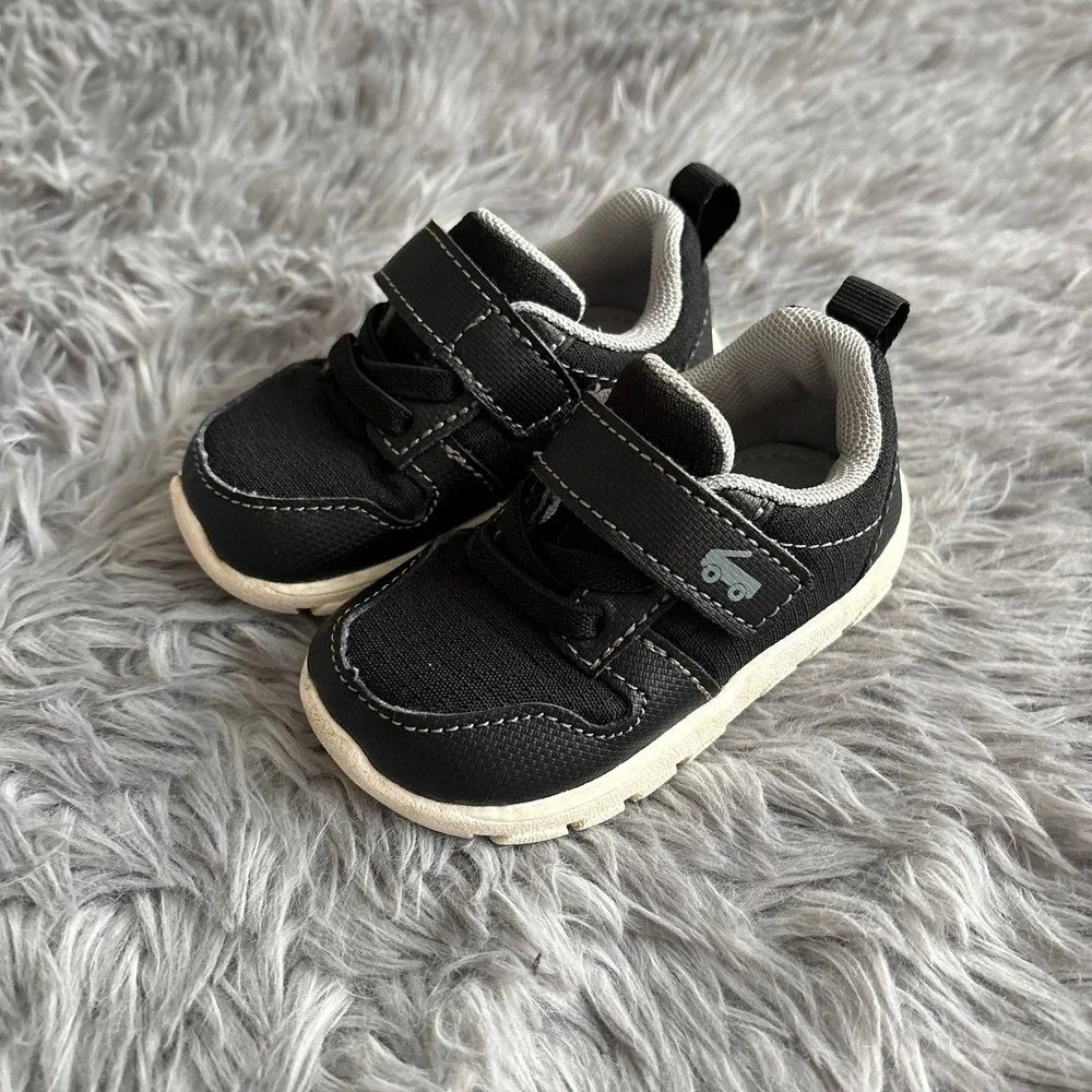 See Kai Run Black Velcro Sneakers Toddler 4c